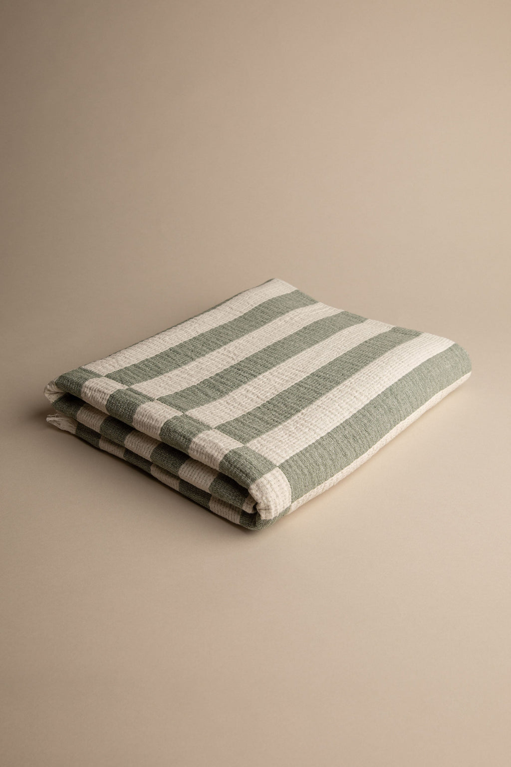 FRACTA COTTON THROW