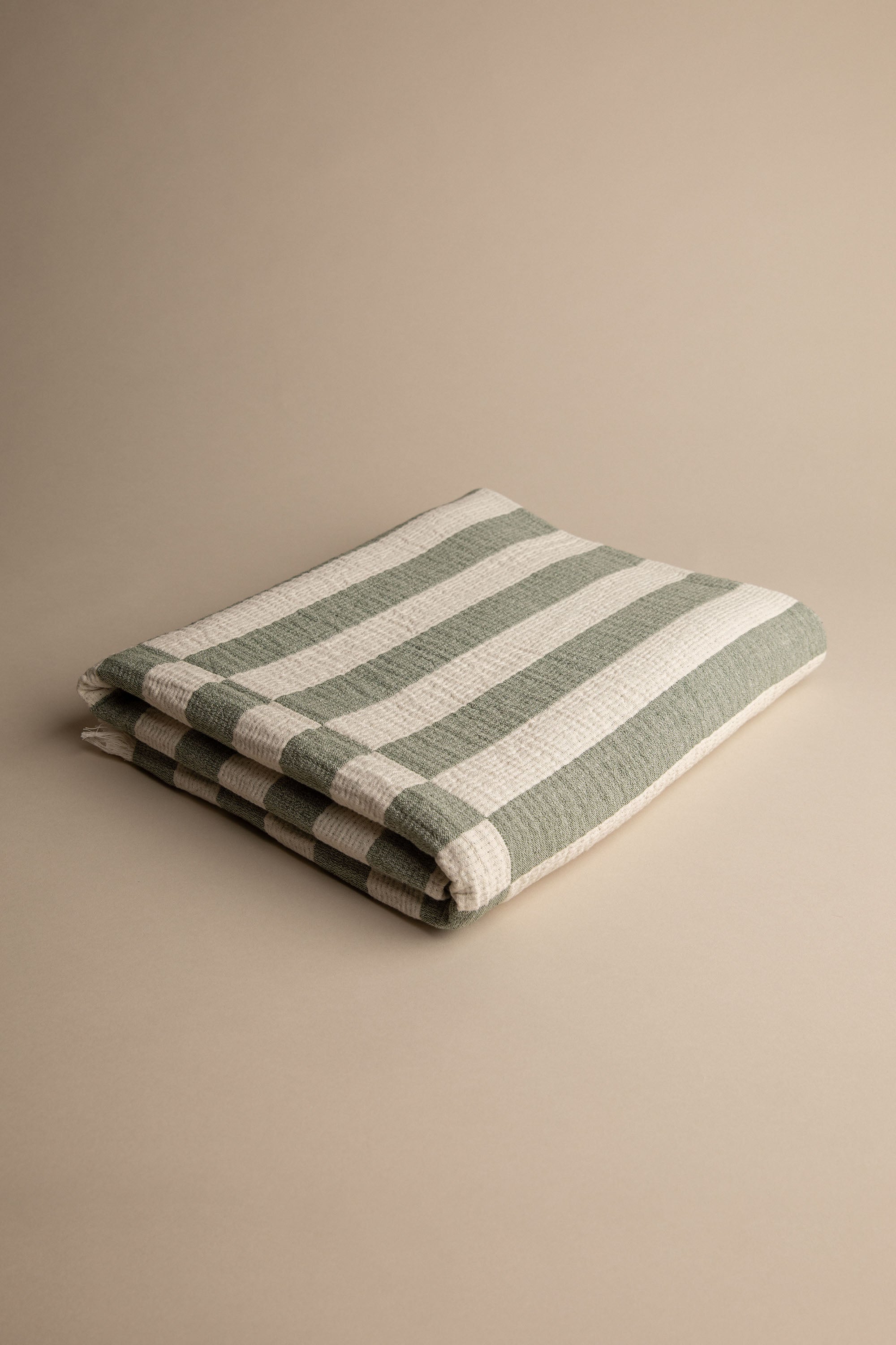 FRACTA COTTON THROW